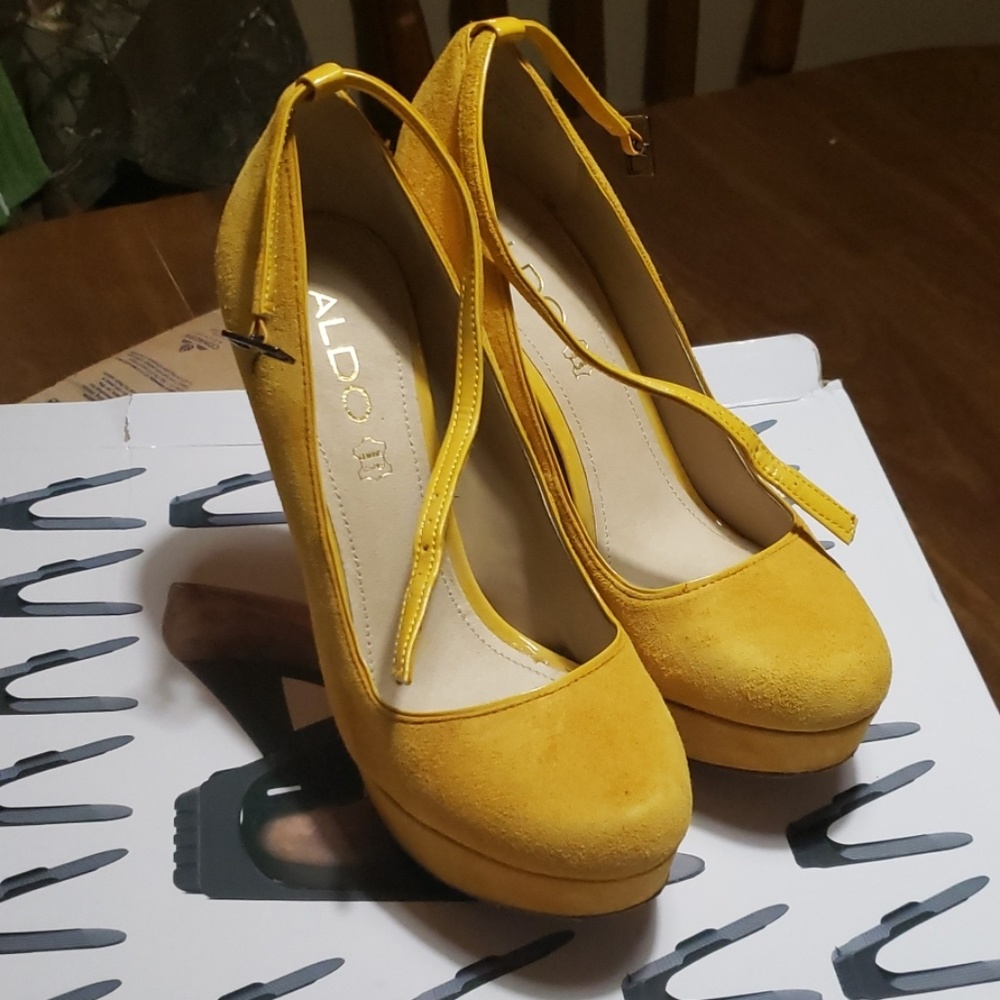 Golden yellow Aldo heels